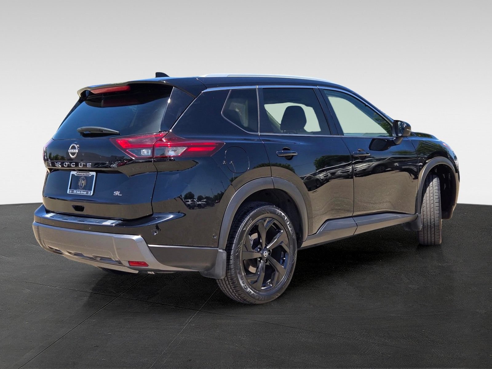 Used 2024 Nissan Rogue SL FWD image 4