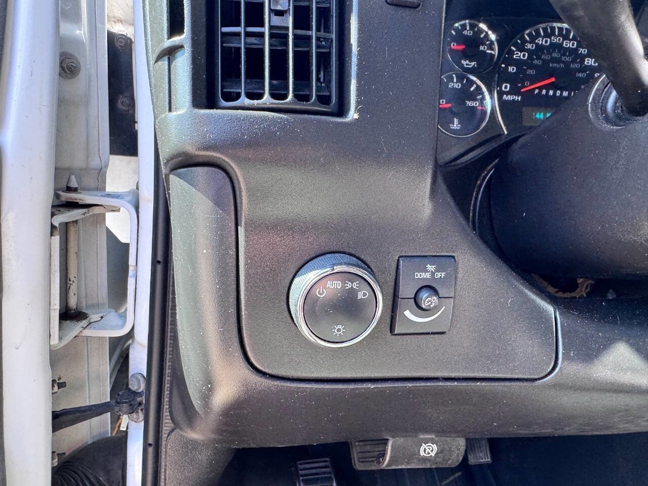 Used 2013 Chevrolet Express 2500 RWD image 14