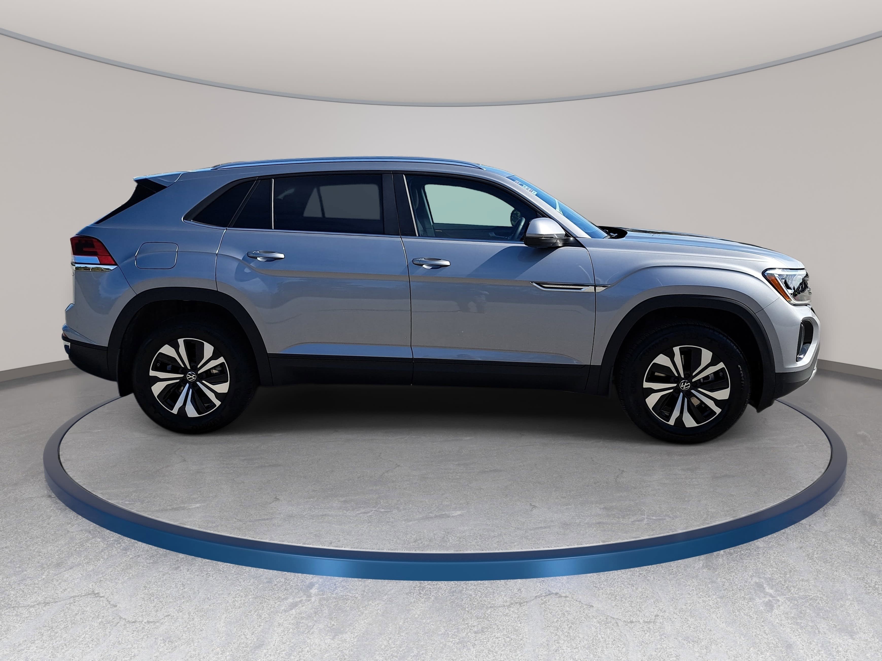 New 2026 Volkswagen Atlas Cross Sport SE FWD image 4