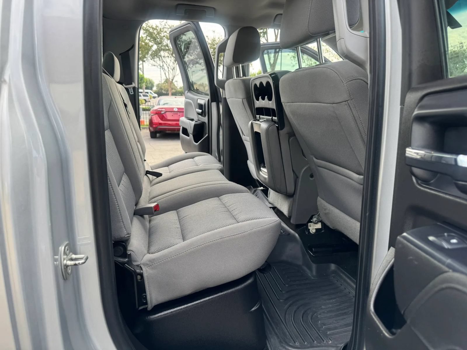 Used 2018 Chevrolet Silverado 1500 Custom w/ Custom Value Package RWD image 14