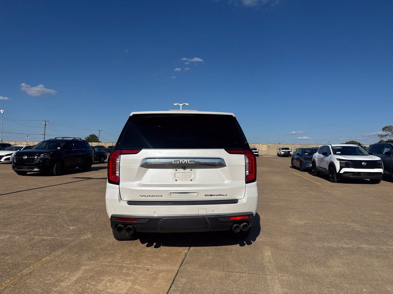 Used 2021 GMC Yukon Denali w/ LPO, Illumination Package AWD/4WD image 25