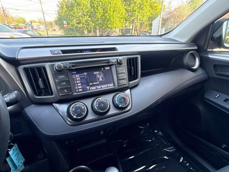 Used 2014 Toyota RAV4 LE AWD/4WD image 24