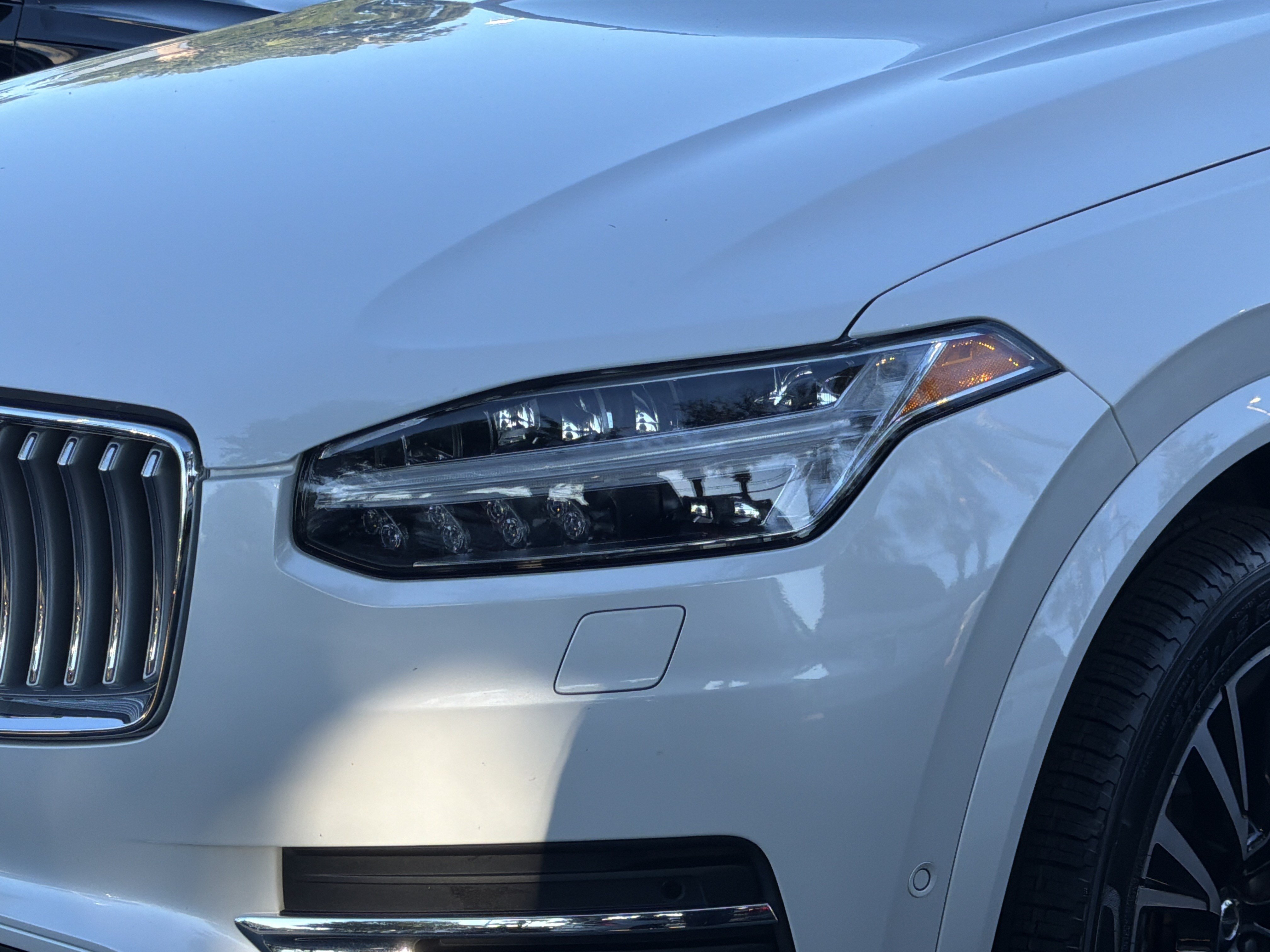 Certified 2025 Volvo XC90 T8 Plus w/ Protection Package Premier AWD/4WD image 6