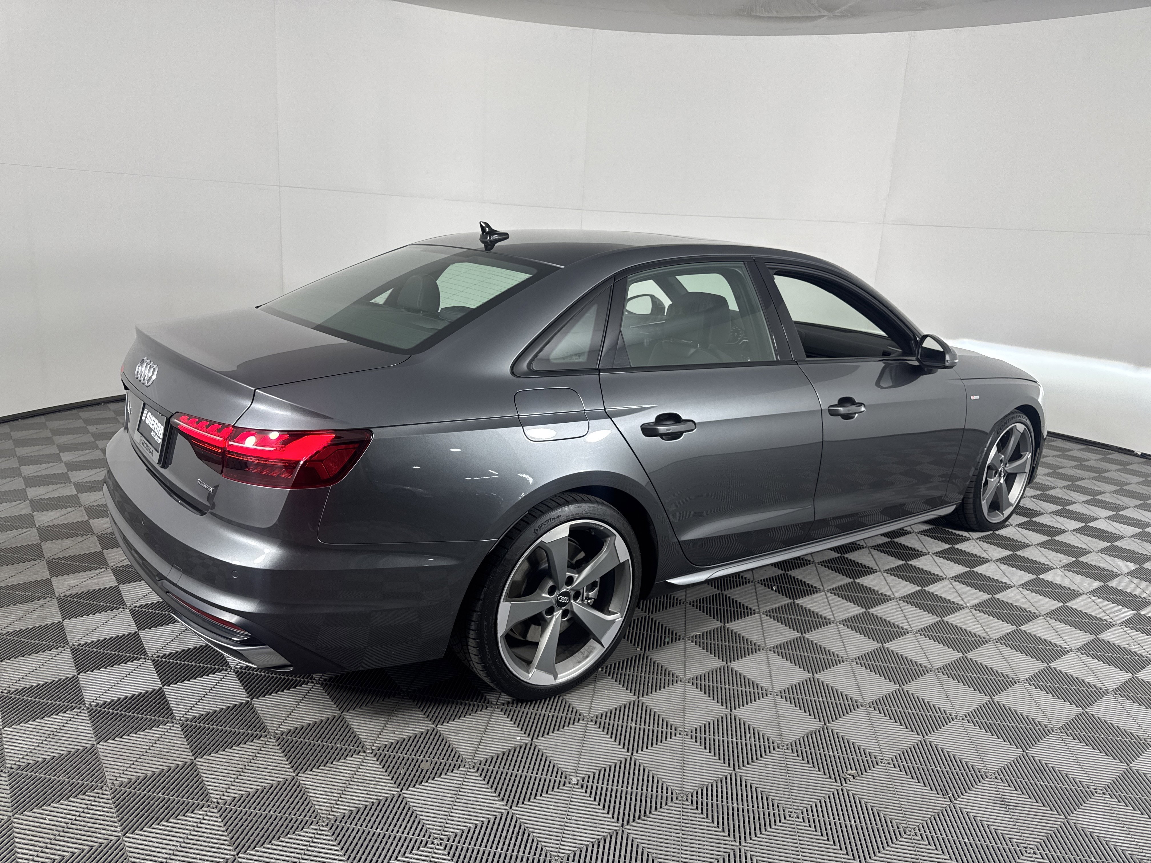 Used 2021 Audi A4 2.0T Premium Plus w/ Premium Plus Package image 4