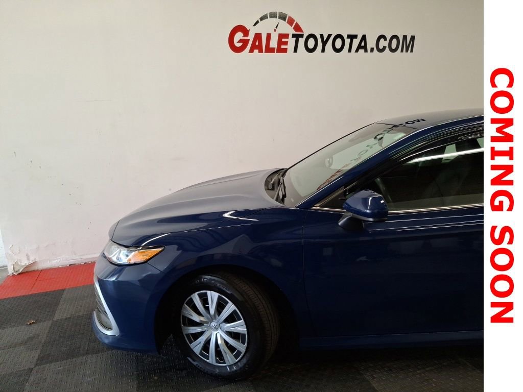 Used 2023 Toyota Camry LE image 4
