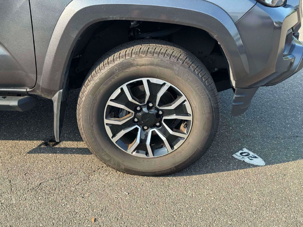 Used 2023 Toyota Tacoma TRD Sport AWD/4WD image 9