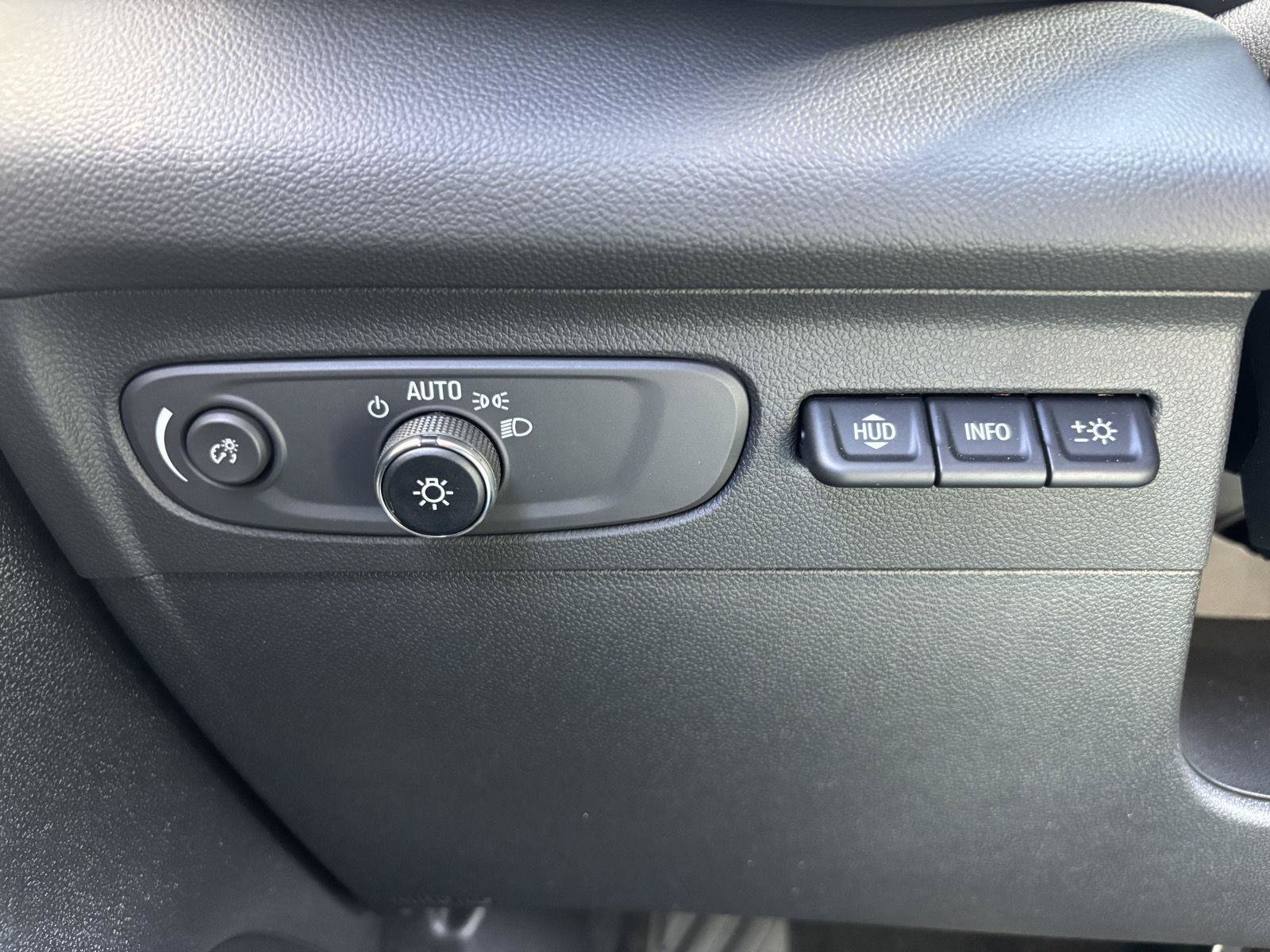 Used 2023 Buick Envision Avenir AWD/4WD image 32