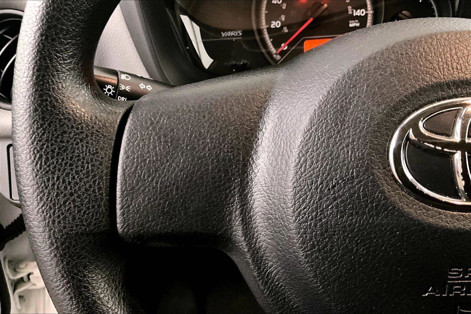 Used 2016 Toyota Yaris LE image 17