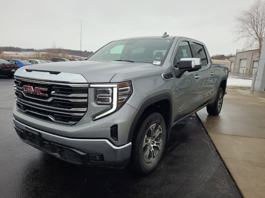 Certified 2025 GMC Sierra 1500 SLT image 3
