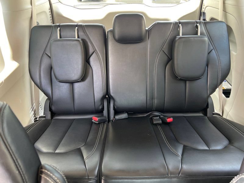 Used 2023 Chrysler Pacifica Touring-L FWD image 15