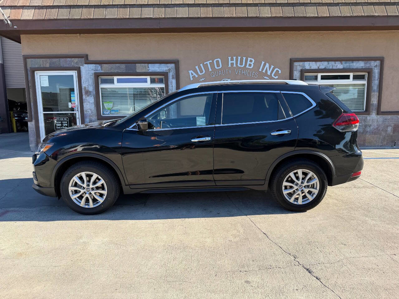Used 2019 Nissan Rogue SV FWD image 6