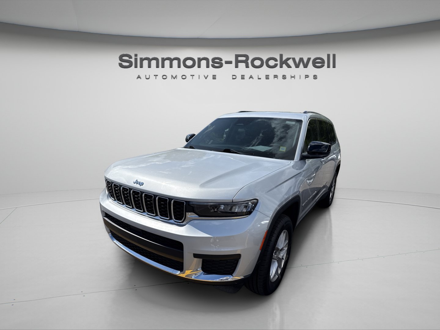 Used 2023 Jeep Grand Cherokee L Laredo w/ Luxury Tech Group I AWD/4WD image 1