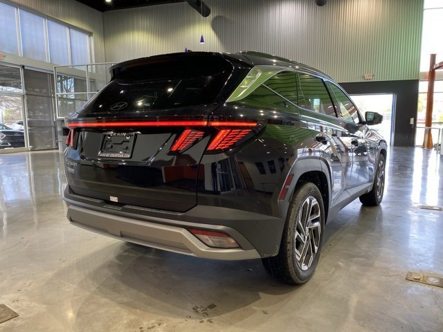 New 2025 Hyundai Tucson Limited image 10