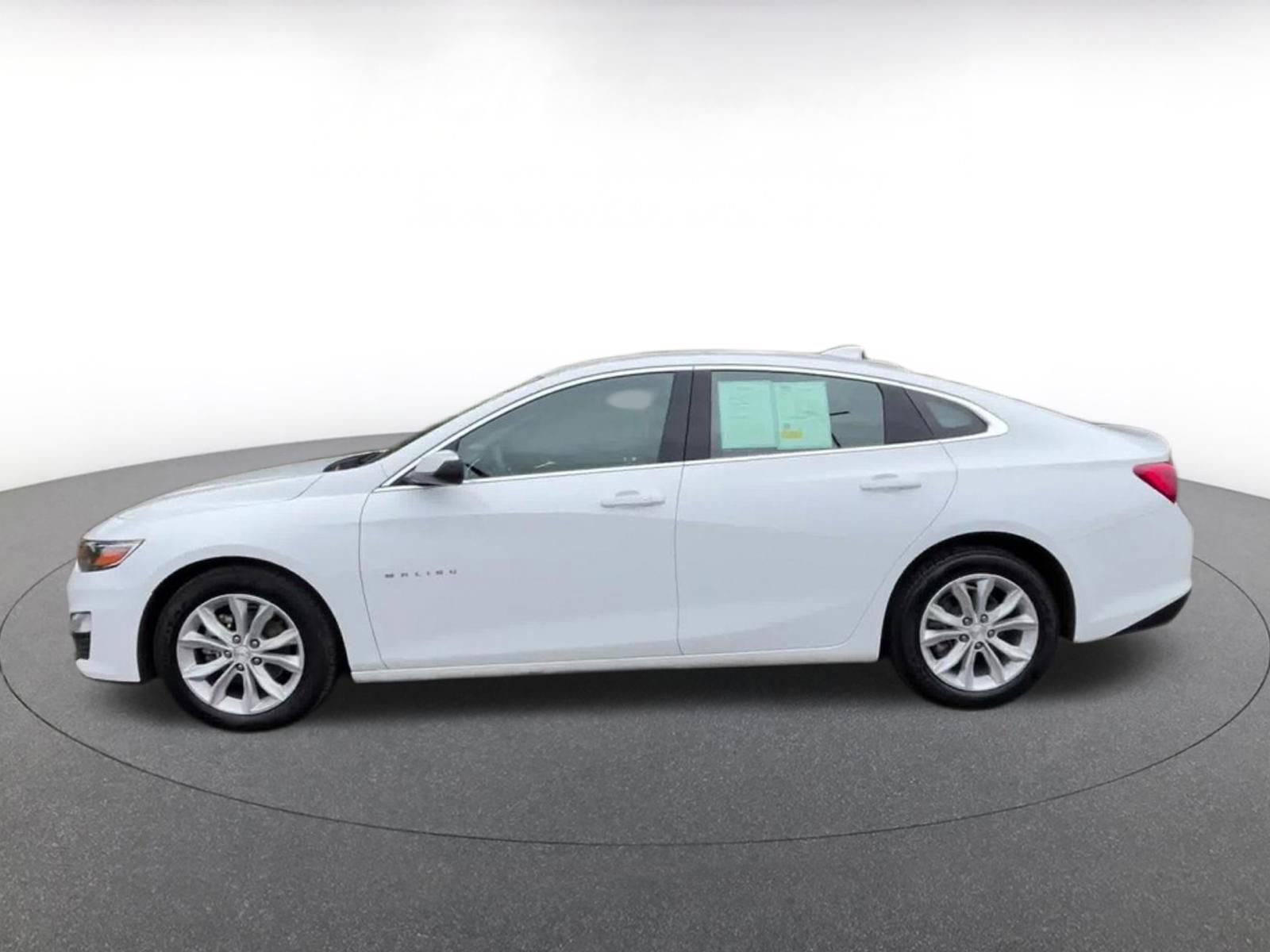 Used 2024 Chevrolet Malibu LT FWD image 9