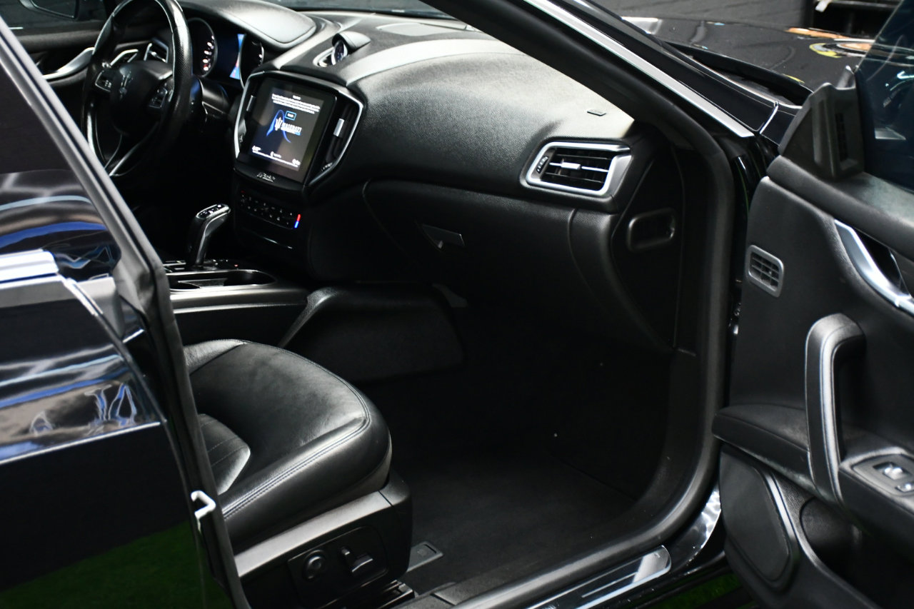 Used 2020 Maserati Ghibli image 34