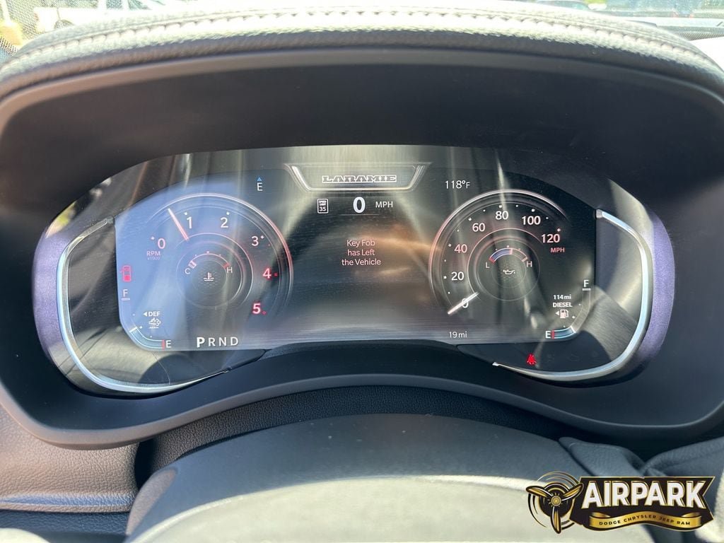 New 2025 RAM 2500 Laramie AWD/4WD image 19