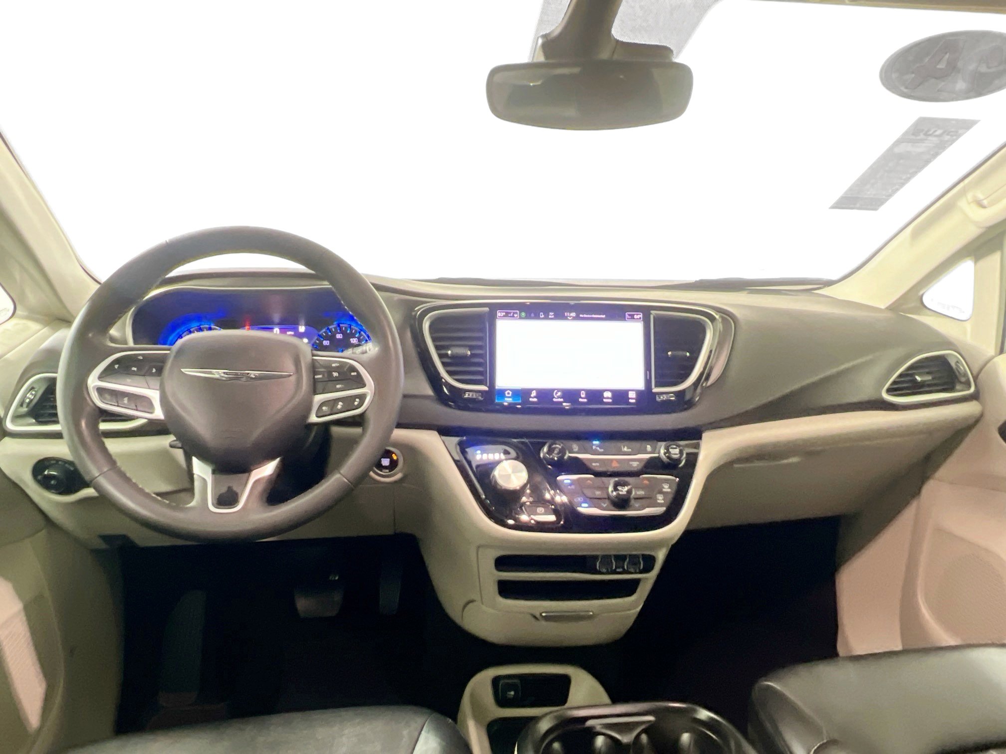 Used 2024 Chrysler Pacifica Touring-L image 29