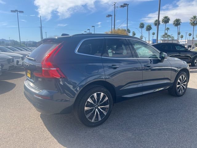 Used 2023 Volvo XC60 B5 Core w/ Climate Package image 3