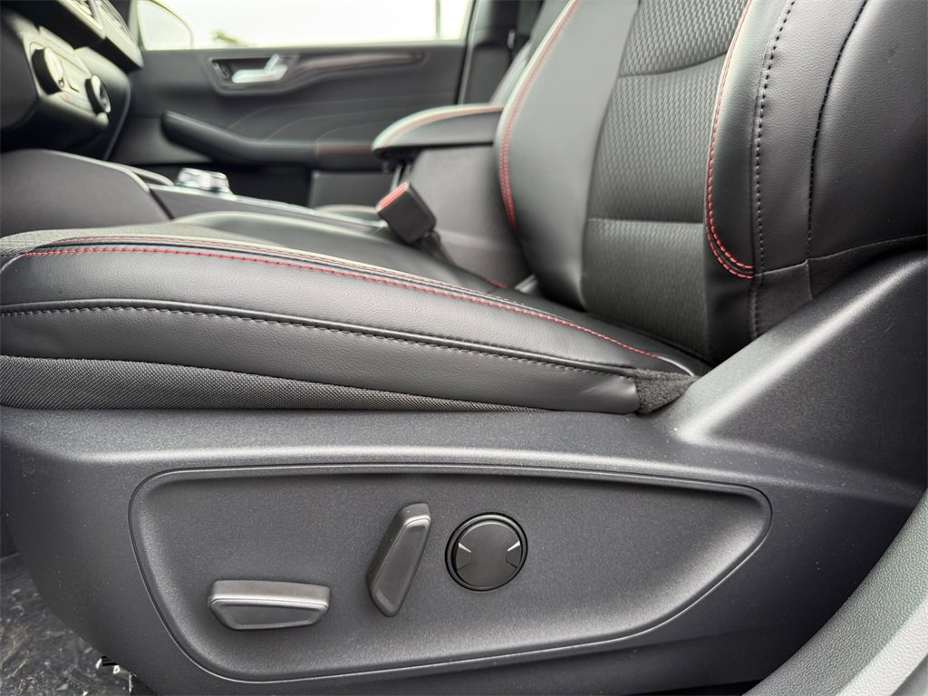 New 2026 Ford Escape ST-Line w/ Cold Weather Package image 18