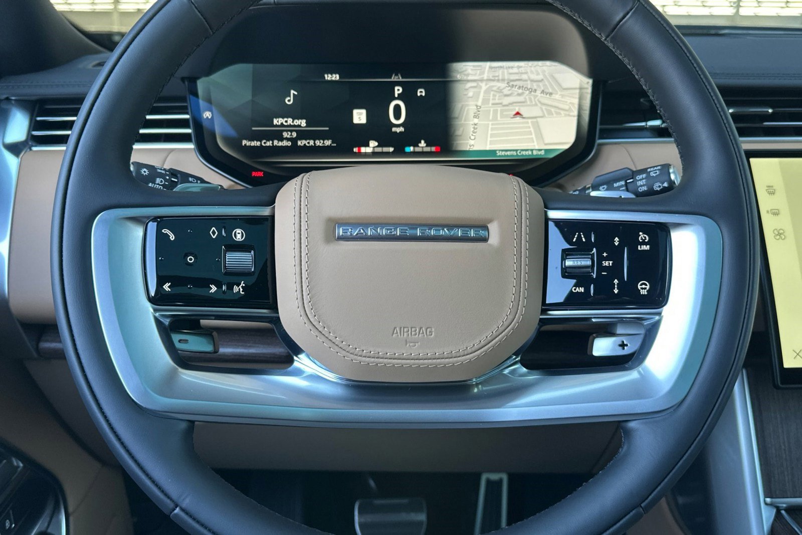 New 2026 Land Rover Range Rover Long Wheelbase SE image 17