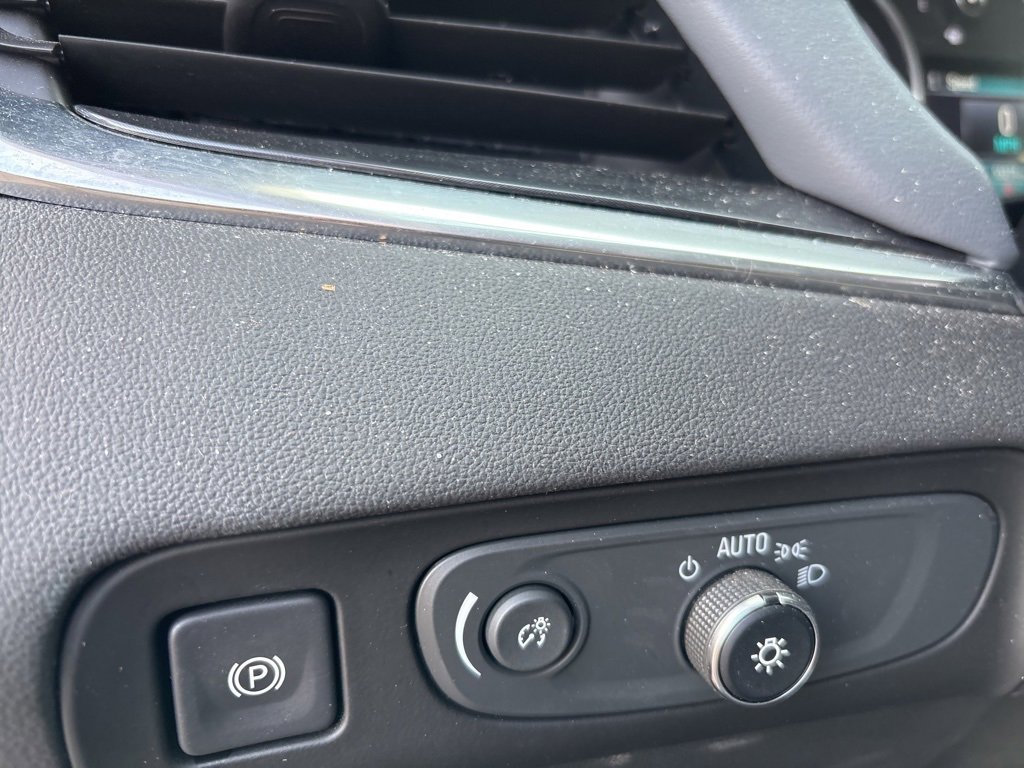 Used 2019 Buick Enclave Essence image 10