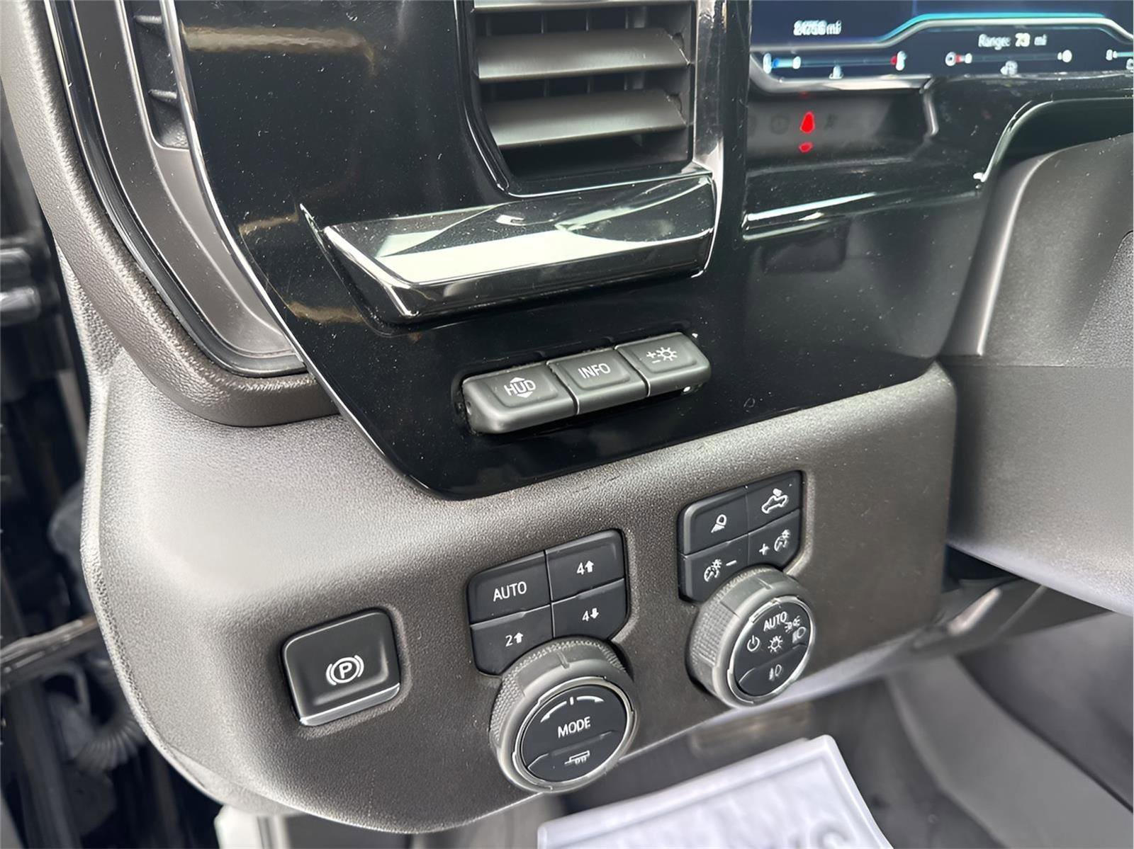 Used 2024 Chevrolet Silverado 2500 ZR2 w/ Technology Package AWD/4WD image 16