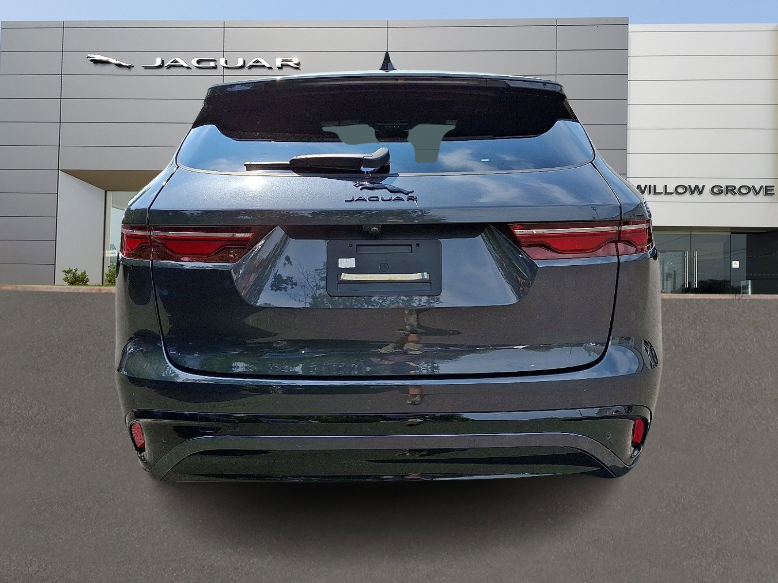 Certified 2025 Jaguar F-PACE R-Dynamic S image 7