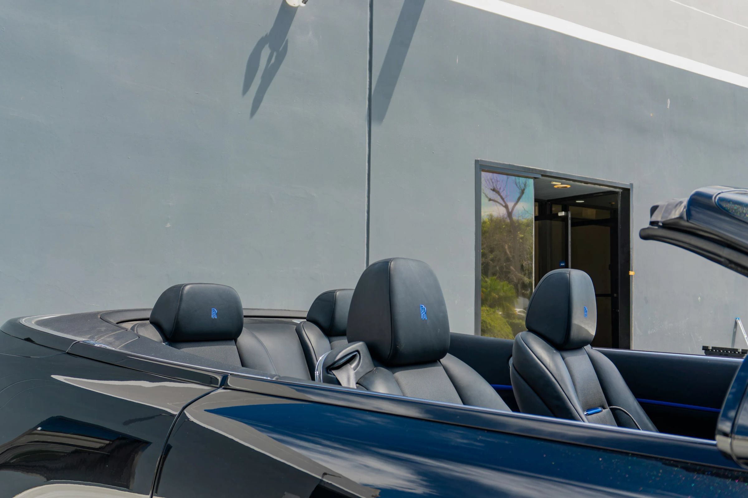 Used 2018 Rolls-Royce Dawn RWD image 59