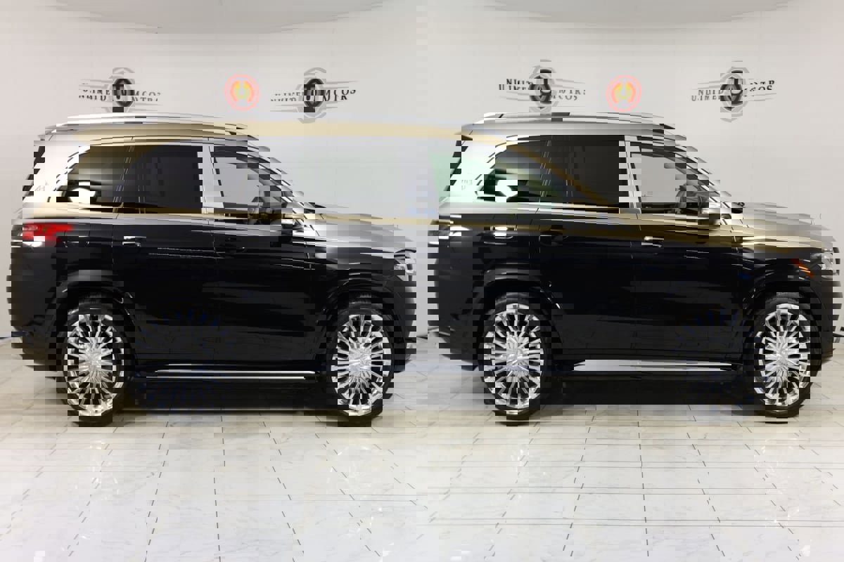 Used 2023 Mercedes-Benz Maybach GLS 600 4MATIC image 2