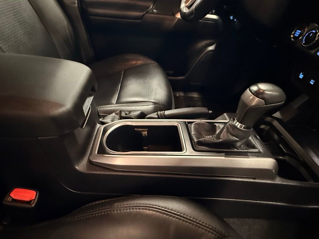 Used 2021 Toyota Tacoma Limited image 37