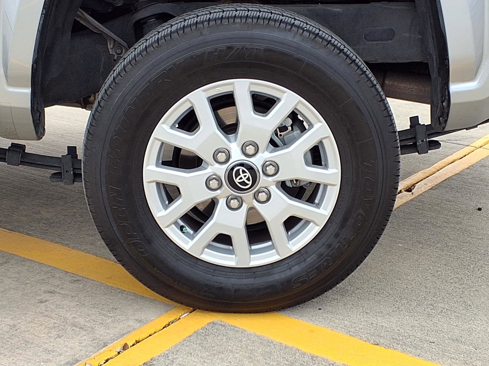 Used 2025 Toyota Tacoma SR image 8