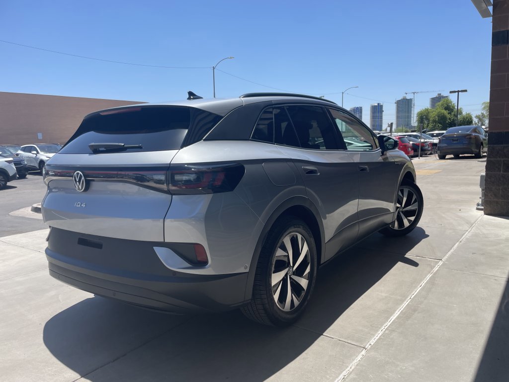 Used 2023 Volkswagen ID.4 Pro image 3