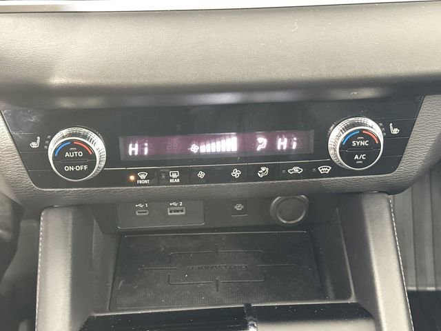 Used 2024 Mitsubishi Outlander SE image 15