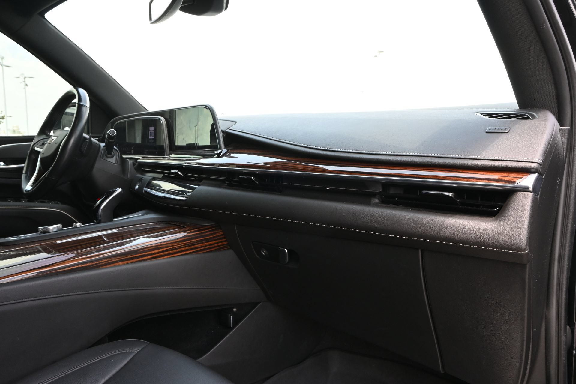 Used 2021 Cadillac Escalade Luxury RWD image 25