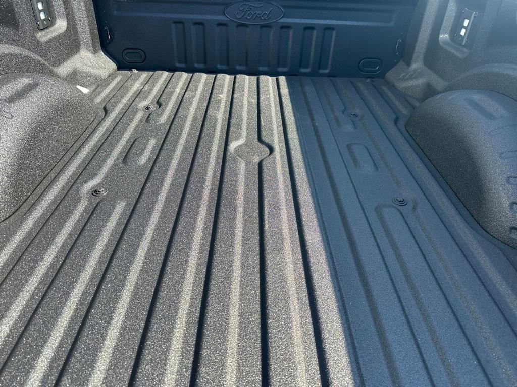 New 2025 Ford F350 Lariat w/ Lariat Ultimate Package image 24