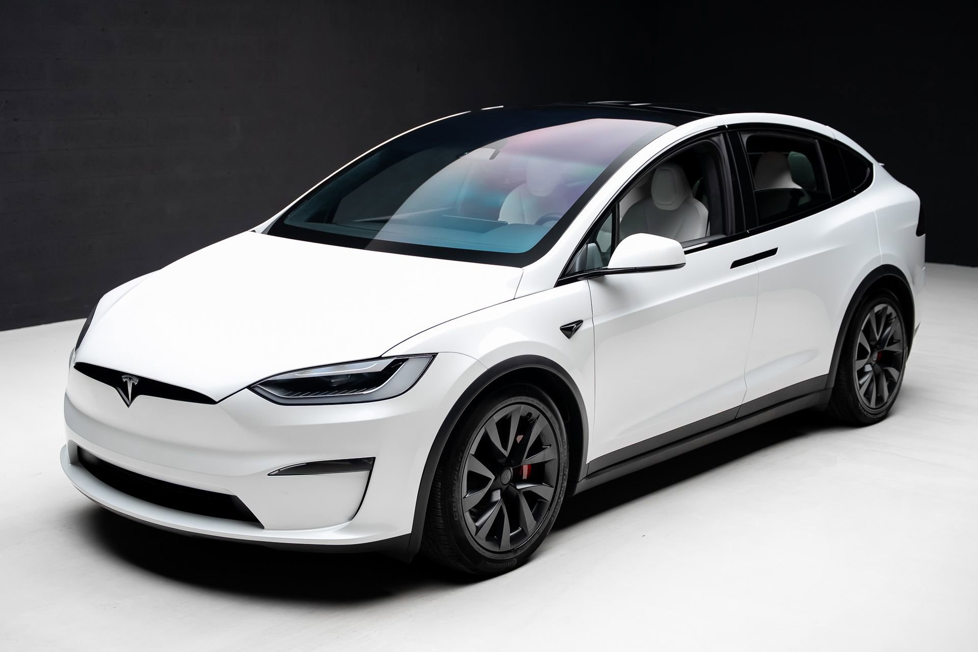 Used 2023 Tesla Model X Plaid image 5