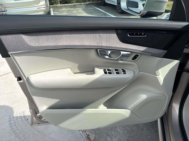 New 2026 Volvo XC90 B6 Ultra w/ Protection Package image 21