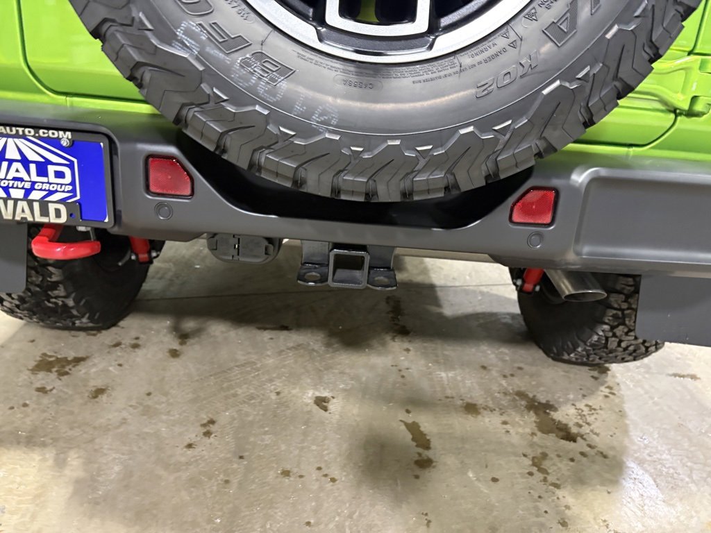 Used 2025 Jeep Wrangler Rubicon w/ Technology Group image 30