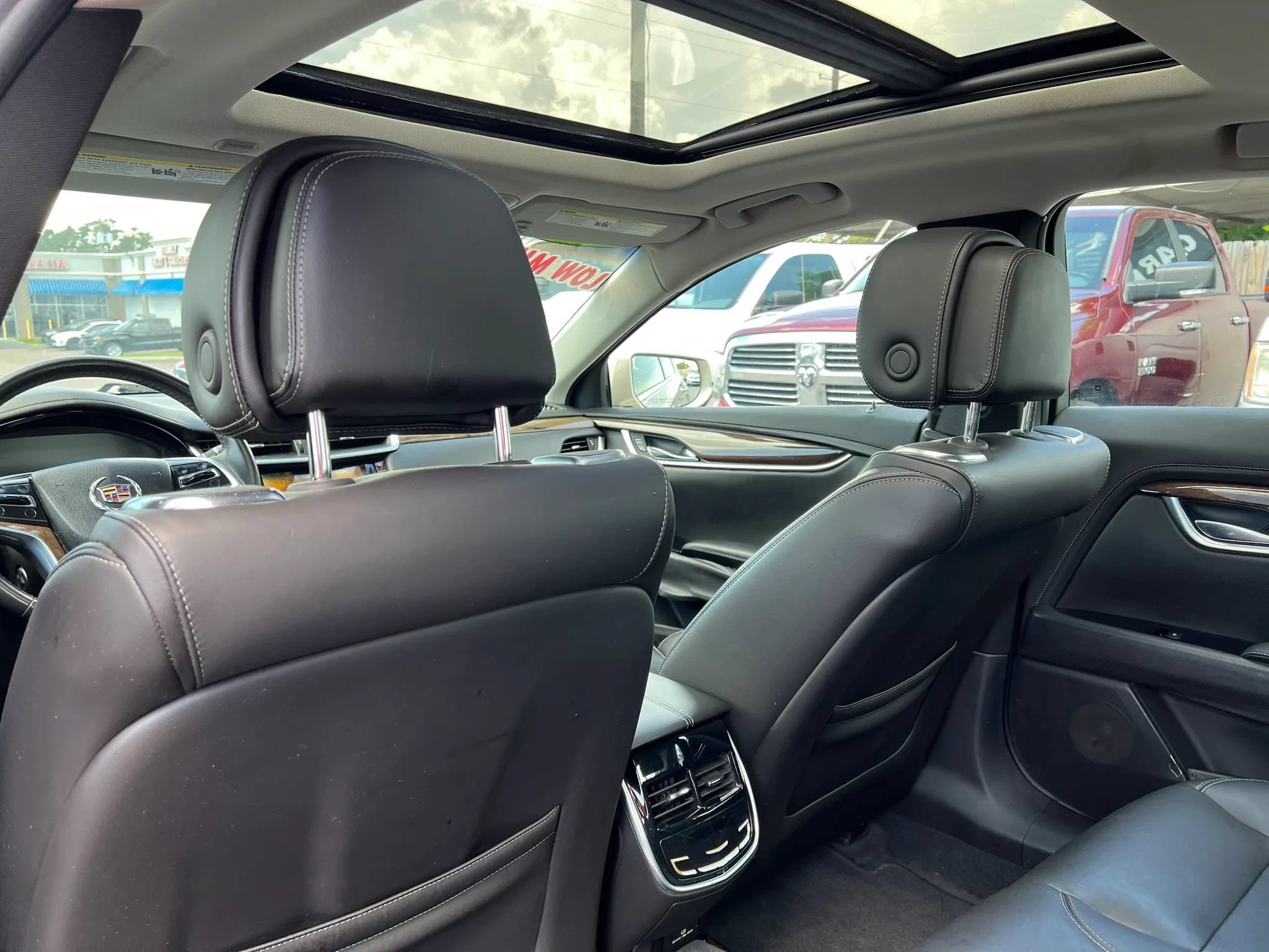 Used 2013 Cadillac XTS Premium FWD image 10