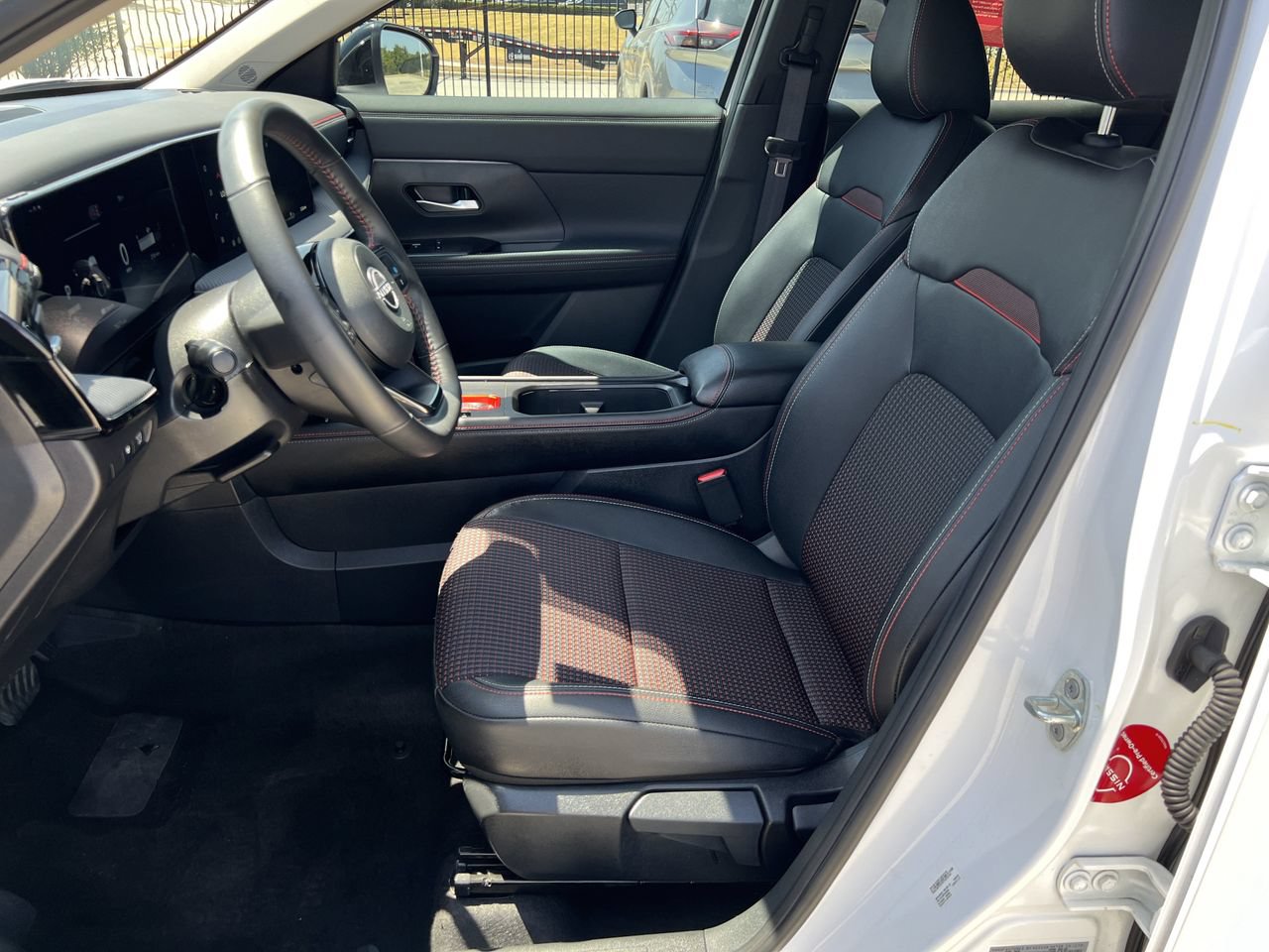 Certified 2026 Nissan Kicks SR FWD image 8
