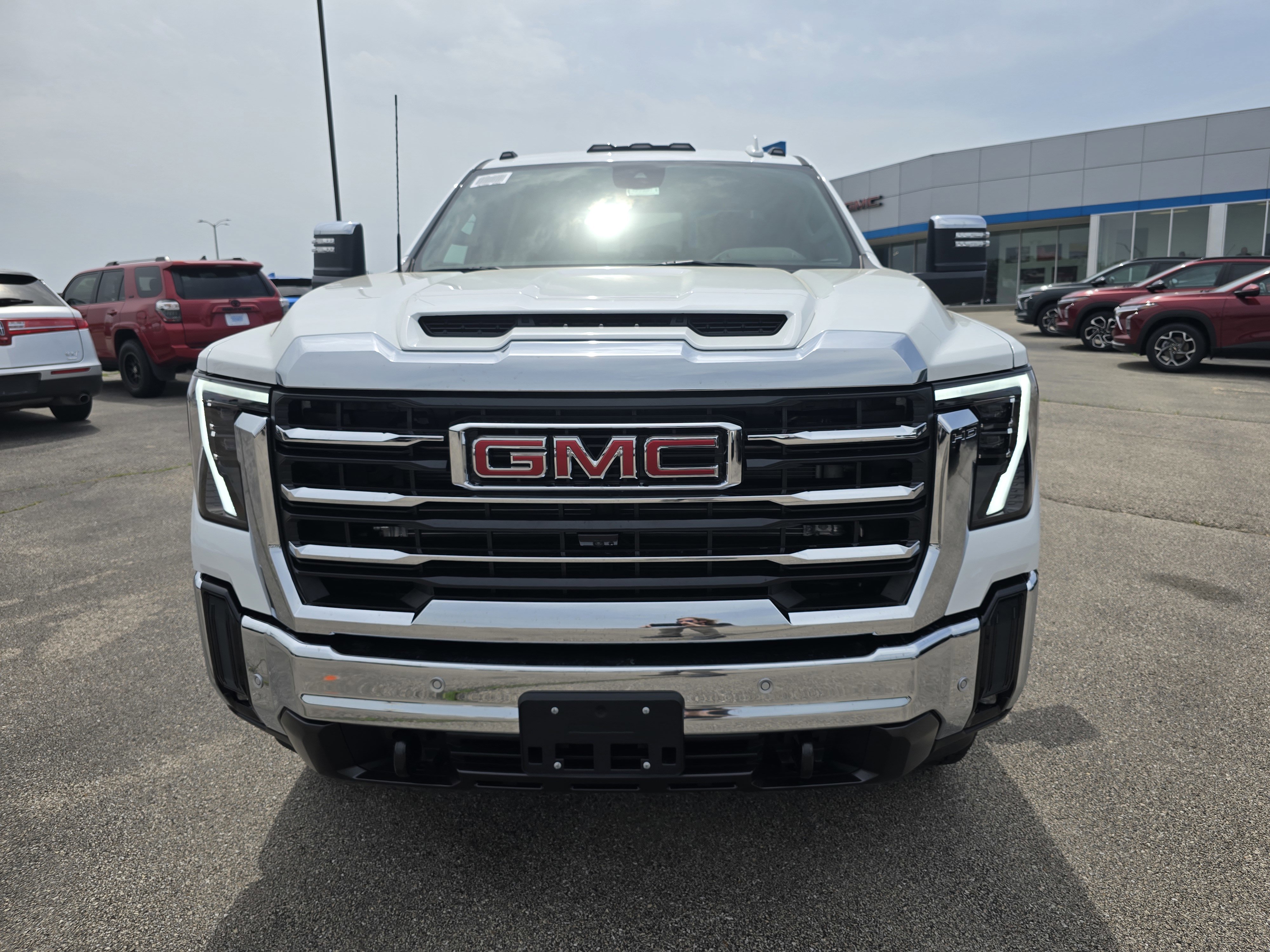 New 2025 GMC Sierra 2500 SLT w/ SLT Convenience Package image 8