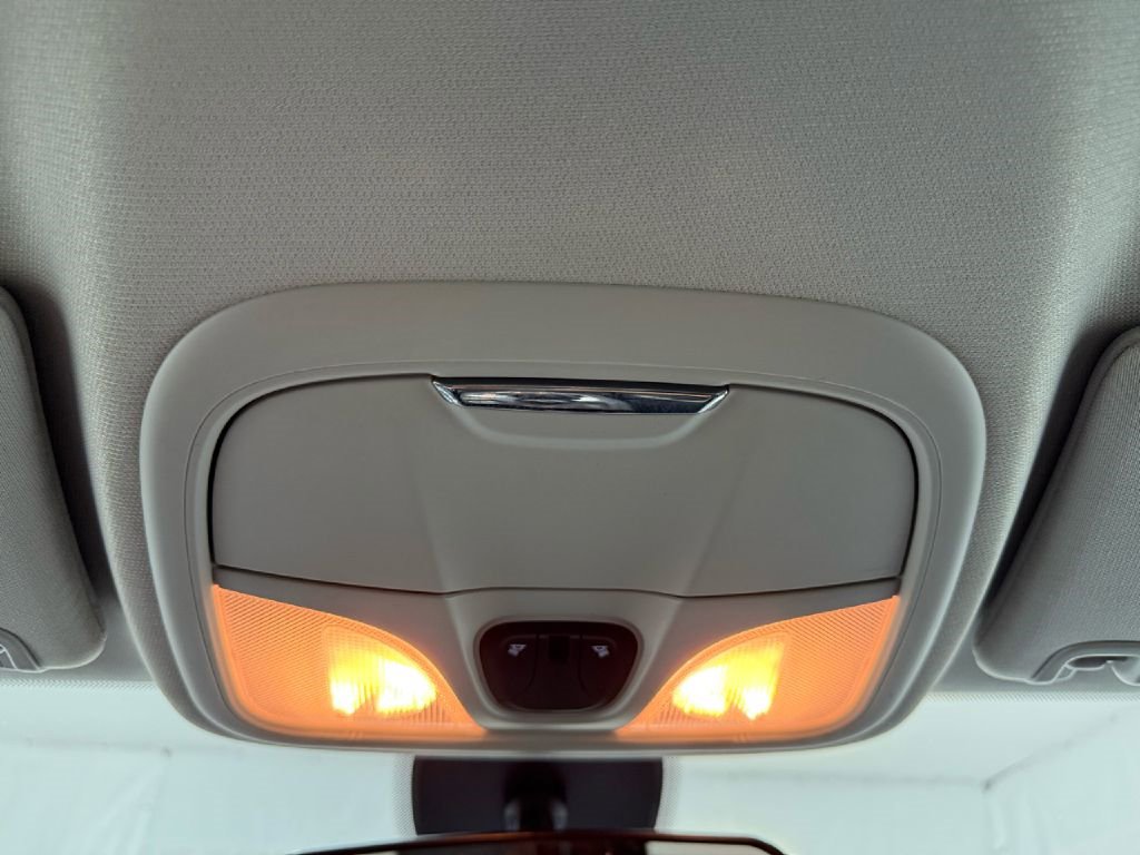 Used 2020 Jeep Cherokee Latitude Plus image 22