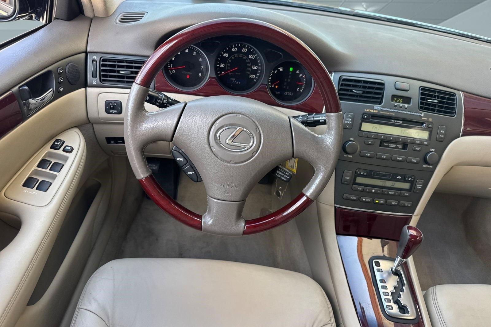 Used 2004 Lexus ES 330 FWD image 27