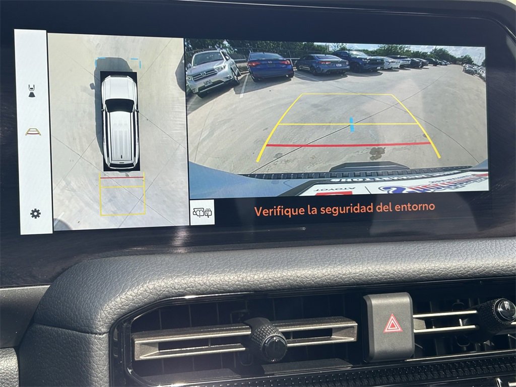 Used 2025 Toyota Land Cruiser image 30