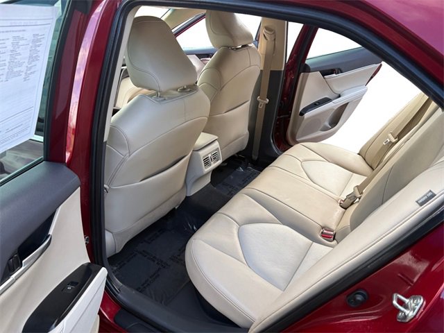 Used 2020 Toyota Camry XLE image 10