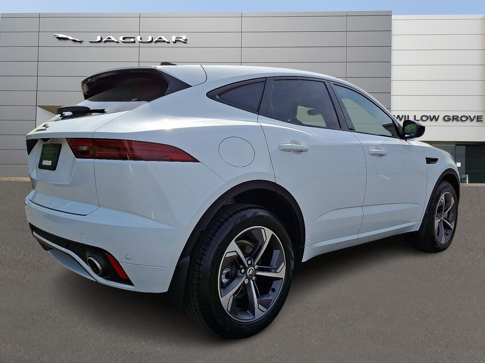 Certified 2024 Jaguar E-PACE R-Dynamic SE image 2