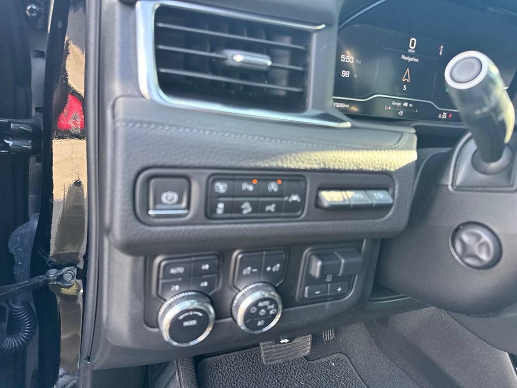 Used 2024 GMC Yukon Denali w/ Advanced Technology Package AWD/4WD image 30