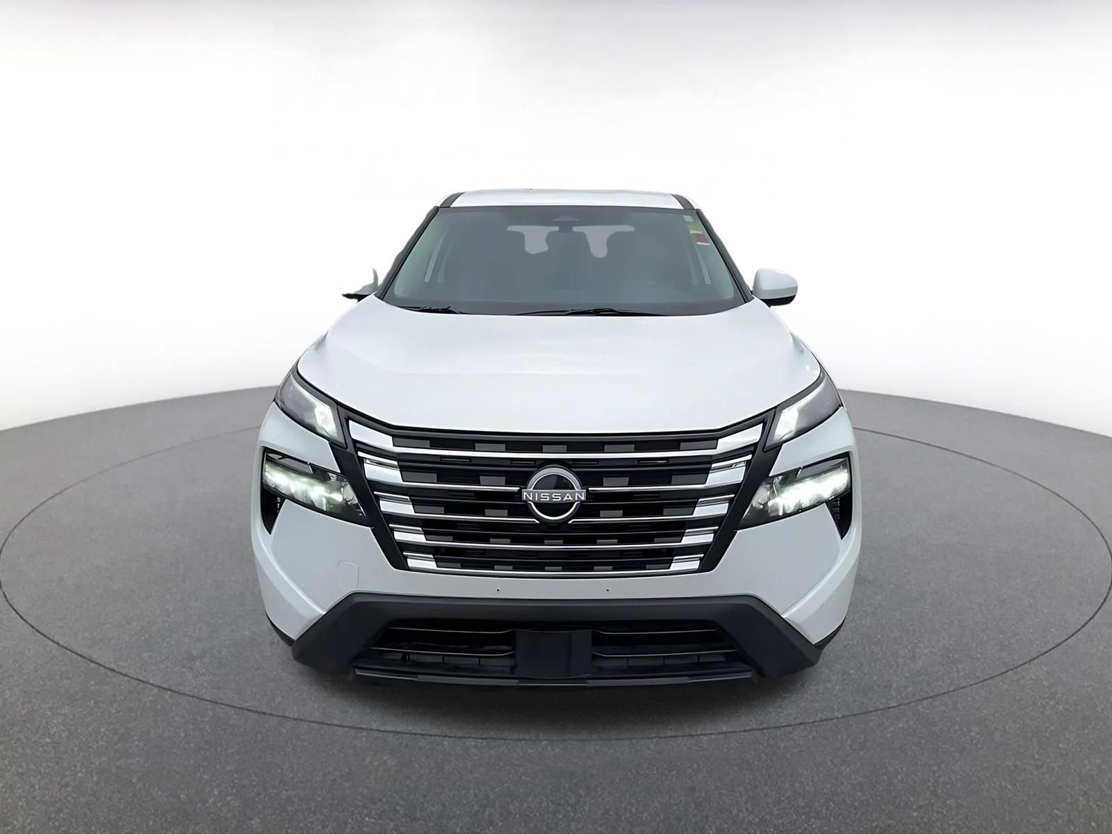 Used 2025 Nissan Rogue SV image 4