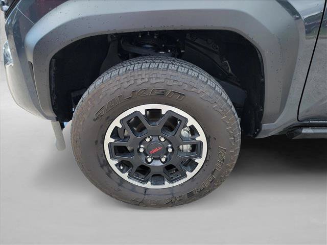 Used 2025 Toyota Tacoma TRD Off-Road w/ TRD Off Road Upgrade Package AWD/4WD image 28