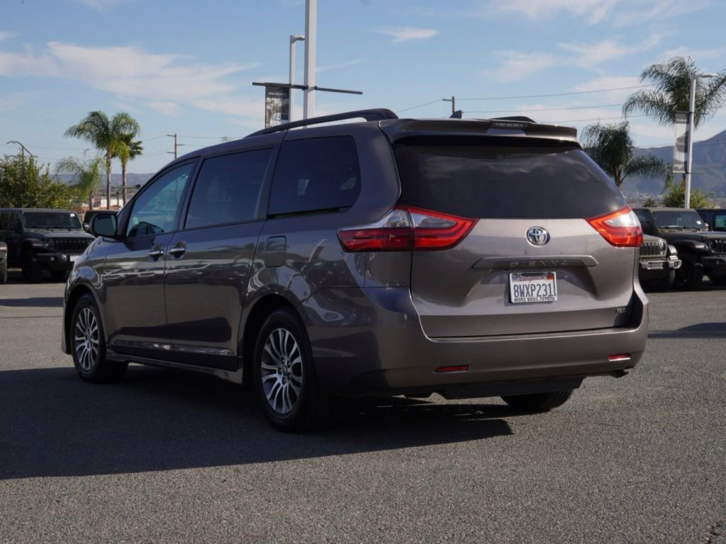 Used 2020 Toyota Sienna XLE image 6